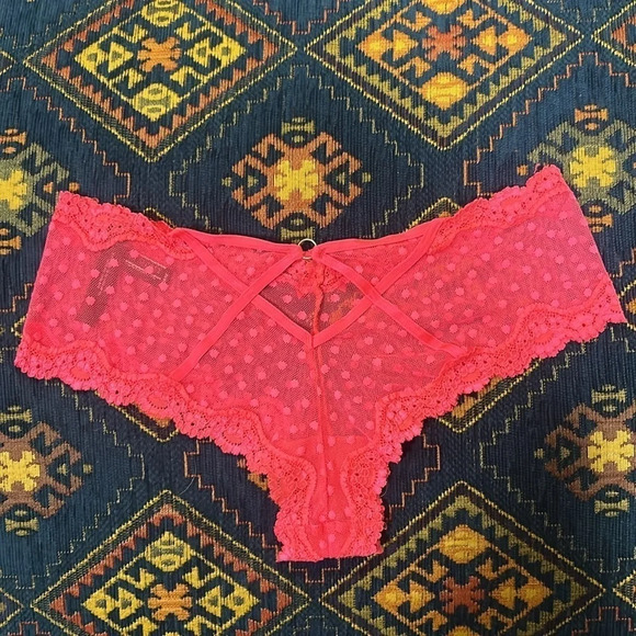 Victoria’s Secret Women’s Peekaboo Back Lace Polka Dot Hipster Panty Medium NWOT - Picture 3 of 5